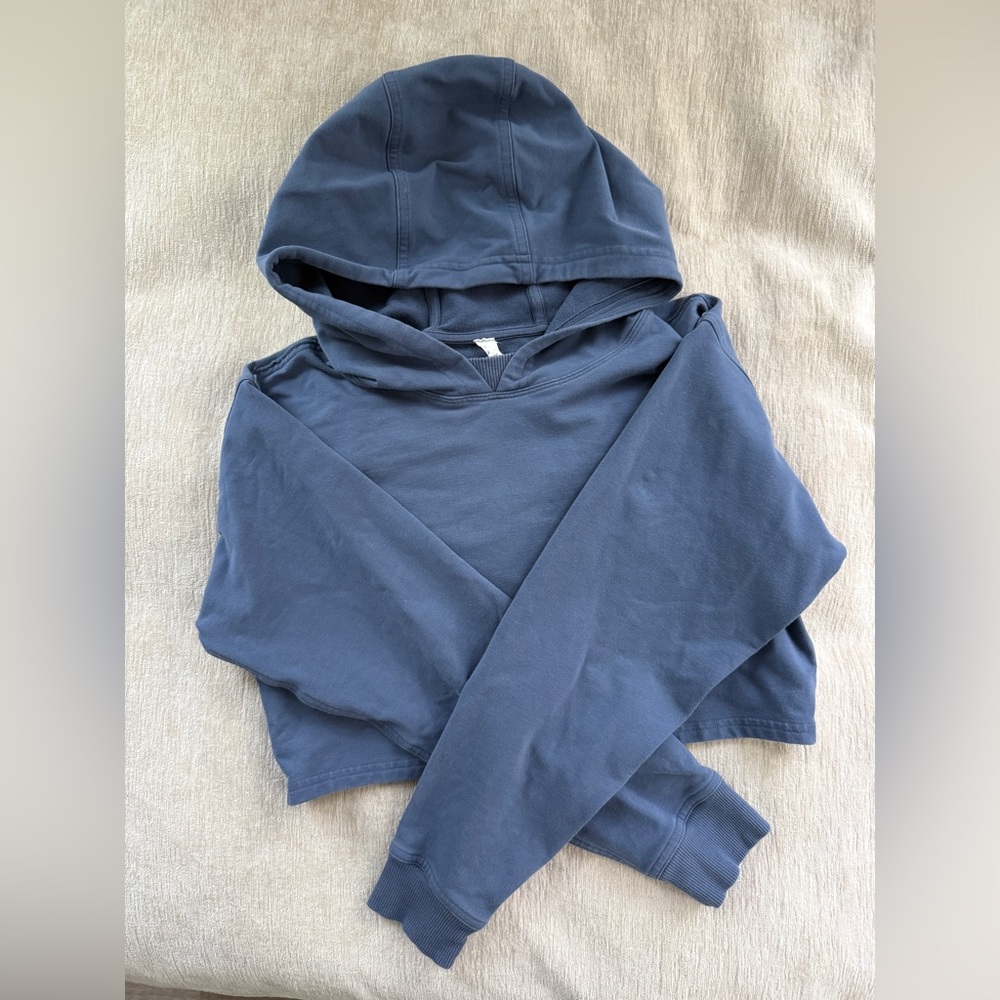 Lululemon cropped scuba hoodie - blue